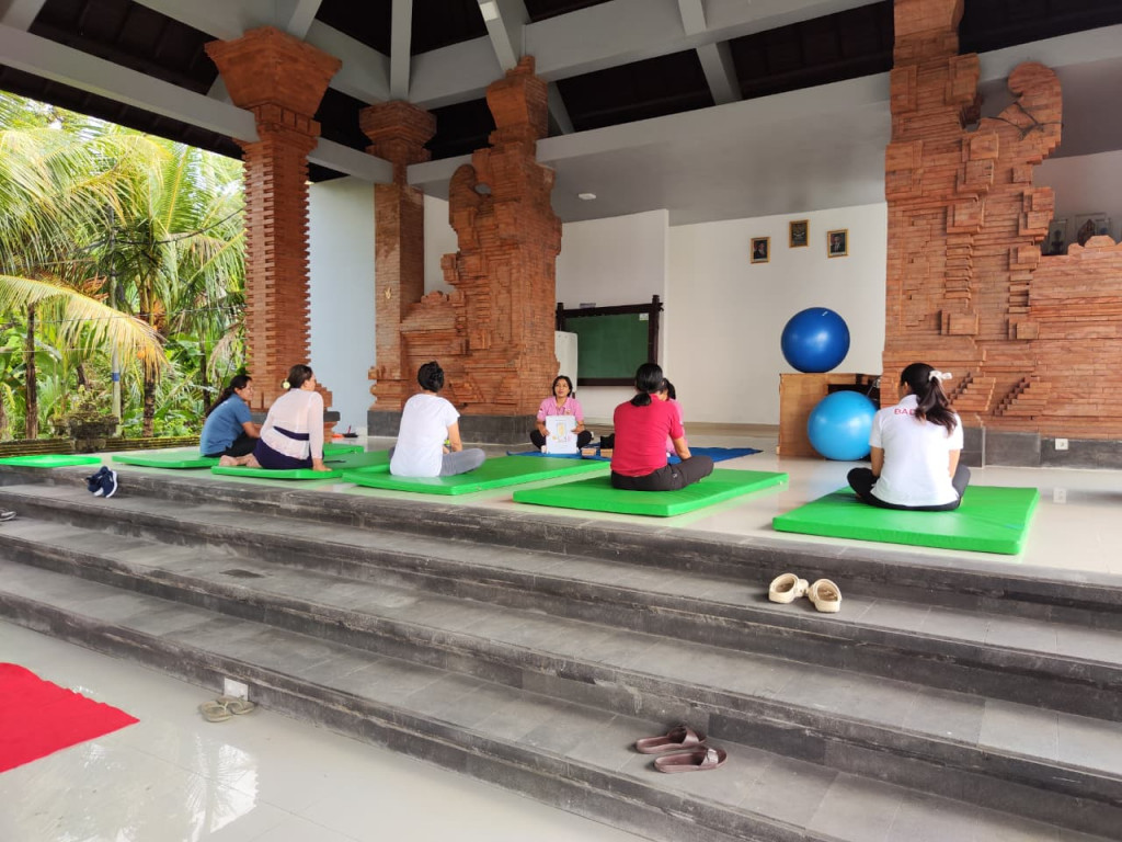 Pelaksanaan Kegiatan Kelas Ibu Hamil Bulan Oktober Tahun 2025 di Desa Kuwum